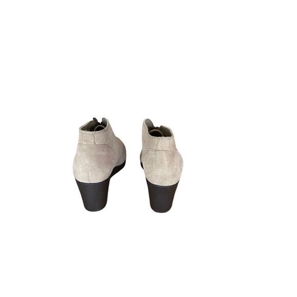 Crocs Womens Tan Closed Toe Leigh Lace Up Suede Wedge Heel Ankle Boots Size 9.5 - Picture 6 of 6